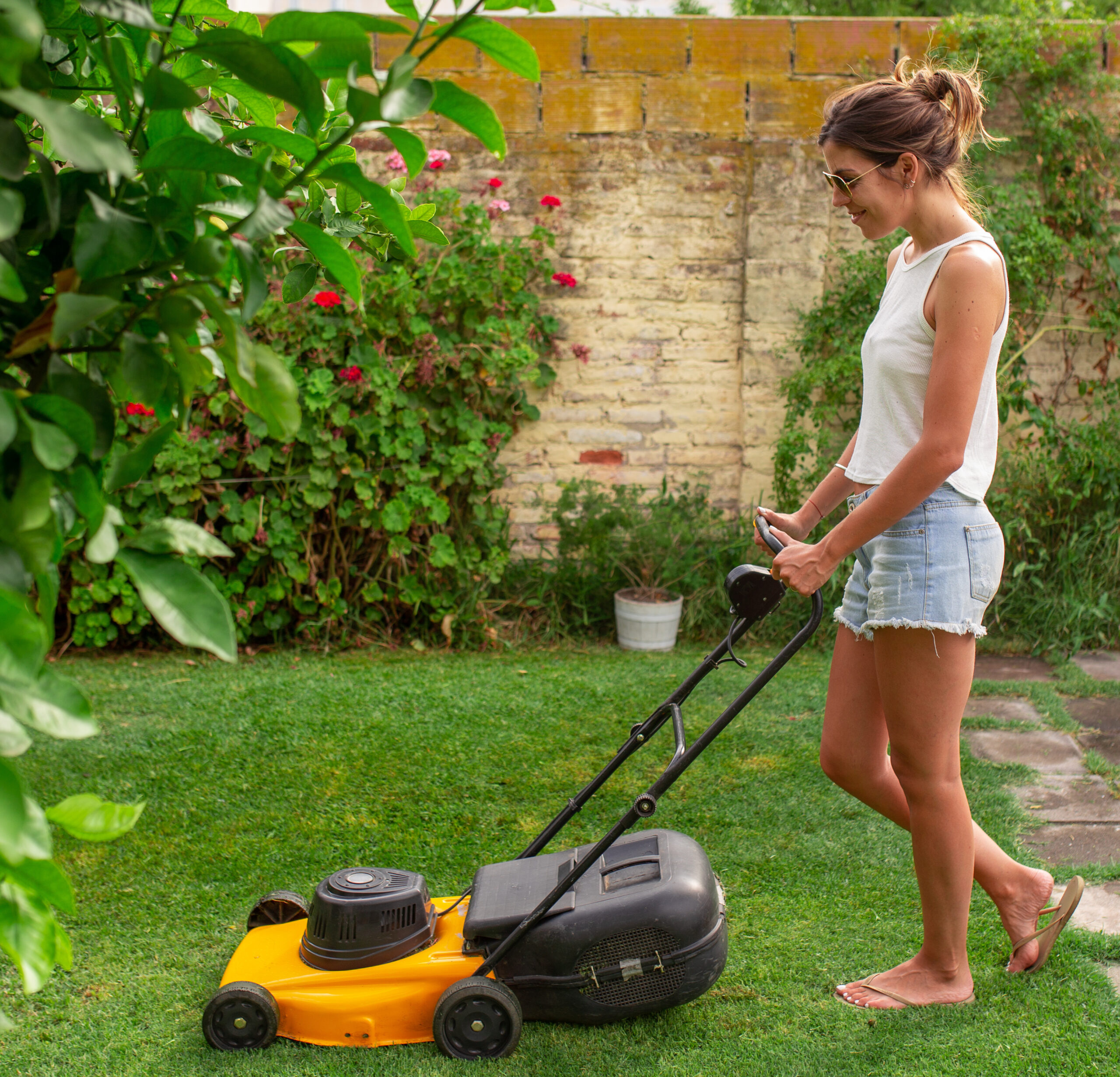 effective lawn mowing at home