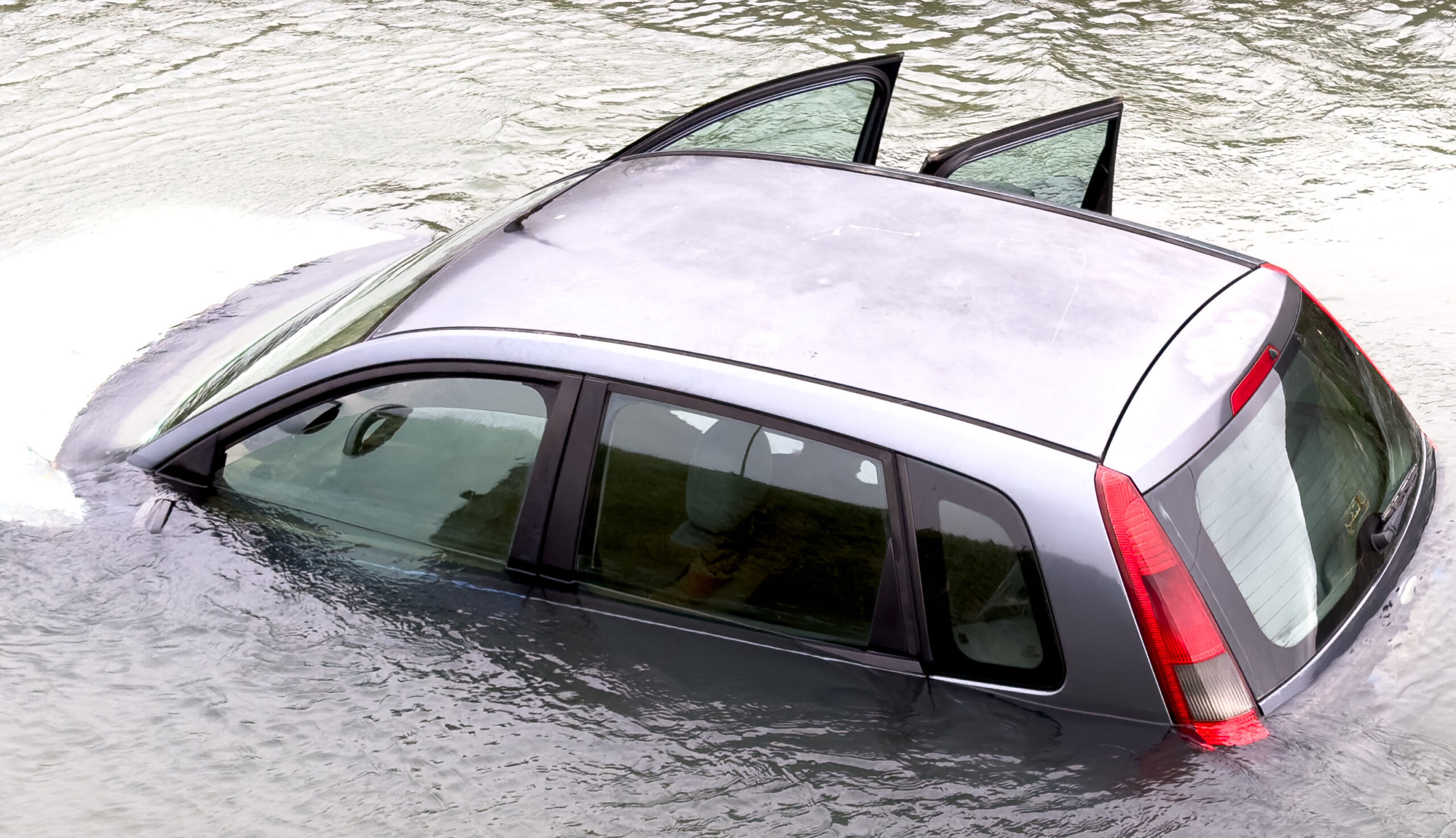 Clean Flood-Affected Cars in Auckland